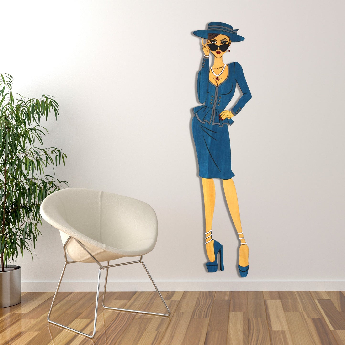 "Vivienne" – Kunstvolles Holz - Wandbild, Lebensgroß, Handbemalt in Blau - Nanino Design -