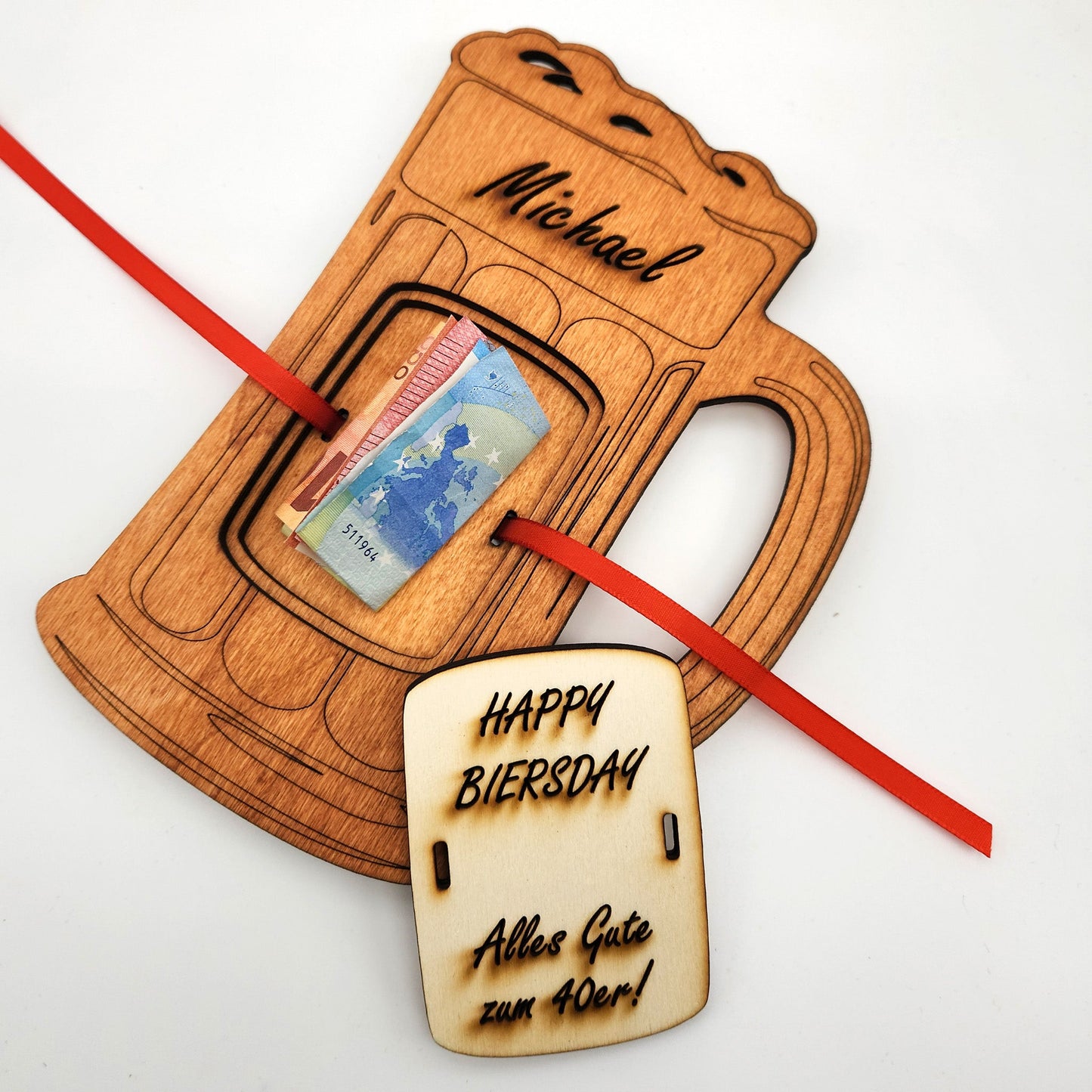 personalisierter Bierkrug aus Holz mit Geldfach | Wandbild | Geldgeschenk - Nanino Design Onlineshop - 