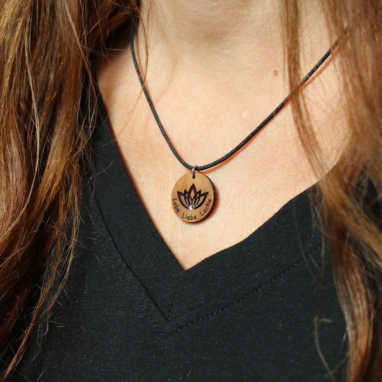 Halskette Lotusblume "Lebe Liebe Lache" - Nanino Design Onlineshop -