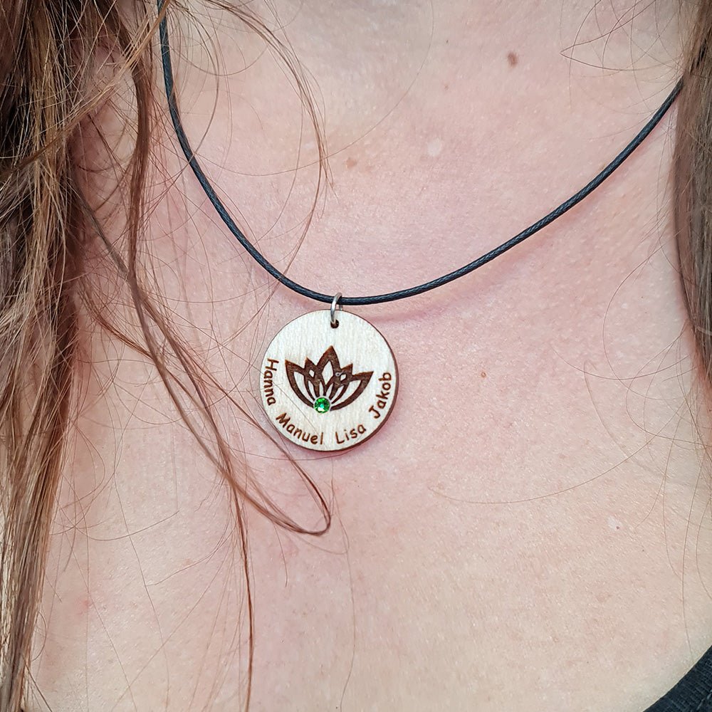 Halskette "Lotusblume" personalisiert, Glitzerstein - Nanino Design Onlineshop -