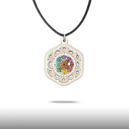 Halskette Mandala "Blume" aus Holz mit Glasstein - Nanino Design Onlineshop -