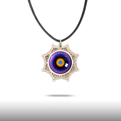Halskette Mandala "Mond" aus Holz mit Glasstein - Nanino Design Onlineshop -