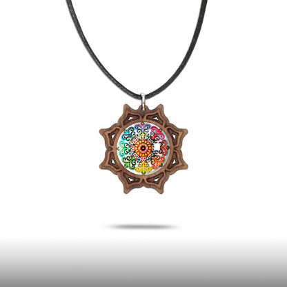 Halskette Mandala "Mond" aus Holz mit Glasstein - Nanino Design Onlineshop -
