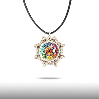 Halskette Mandala "Mond" aus Holz mit Glasstein - Nanino Design Onlineshop -
