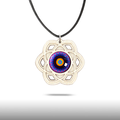 Halskette Mandala "Saturn" groß aus Holz mit Glasstein - Nanino Design Onlineshop -