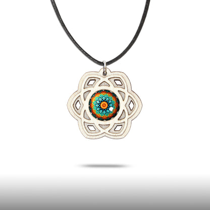 Halskette Mandala "Saturn" klein aus Holz mit Glasstein - Nanino Design Onlineshop -