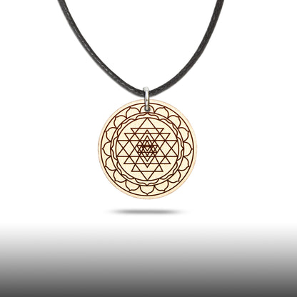 Halskette "Sri Yantra" - Nanino Design Onlineshop -